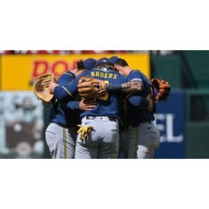 Milwaukee Brewers vs. St. Louis Cardinals: A Memorial Day Clash - Thumbnail