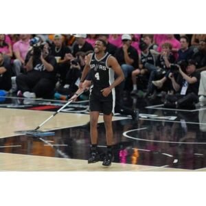 De’Aaron Fox Battles Through Injury in Western Conference Finals - Thumbnail