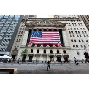 Record Highs for S&P 500: Job Report and Tech Boom Fuel Gains - Thumbnail