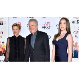 Surprising Evolution of Annette Bening’s Daughter Ella Beatty - Thumbnail