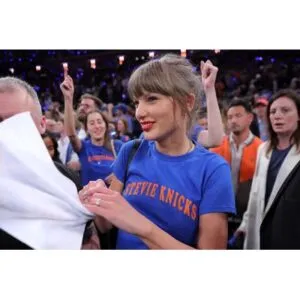 Shocking Knicks Championship Shirt Sparks Swift Fan Controversy - Thumbnail