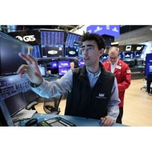 Surprising Recovery: Nasdaq Composite Defies Market Drop - Thumbnail