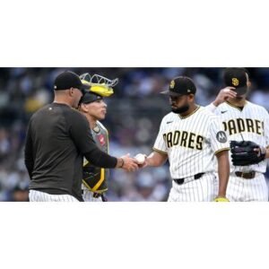 Shocking Defeat: Padres Crushed by Dodgers in 15-3 Blowout - Thumbnail