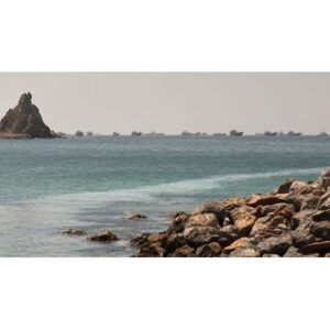 Explosive Attack on Tanker Near Hormuz: Tensions Escalate in the Region - Thumbnail