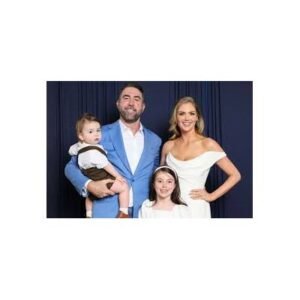Justin Verlander and Kate Upton Make Red Carpet Surprise Together - Thumbnail