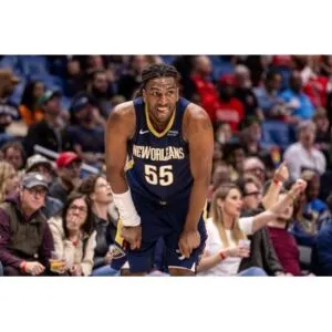 Lakers Shock Fans by Signing Kevon Looney to One-Year Deal - Thumbnail