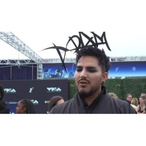 Adam Lambert’s Powerful George Michael VMA Tribute - Thumbnail