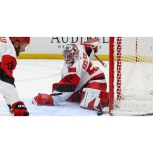 Hurricanes vs Flyers: Critical First Win Clash Revealed - Thumbnail
