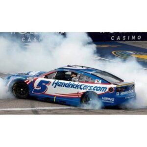 Shocking Kyle Larson Crash Shakes NASCAR Title Chase - Thumbnail